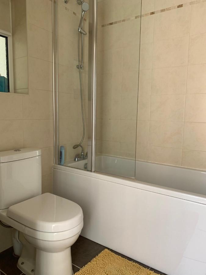 Private Room & Lounge In Town Centre With Parking Stratford-upon-Avon Bagian luar foto
